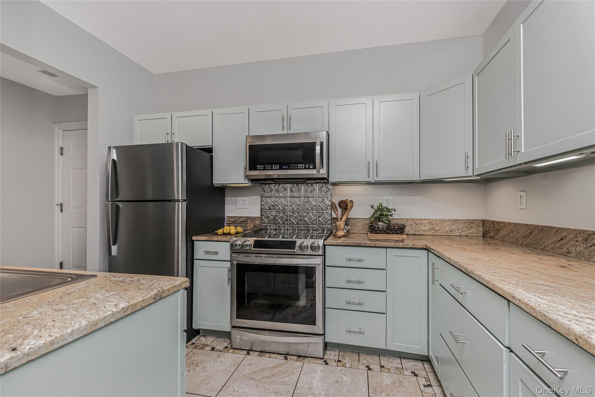 543 Main Street, Unit 407 New Rochelle, NY 10801 - Photo 9 of 25