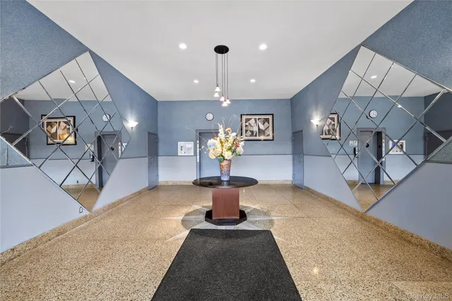 a view of entryway and livingroom