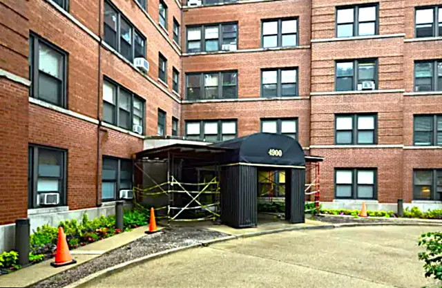 $159,500 | 4900 North Marine Drive, Unit 709, Chicago, IL 60640