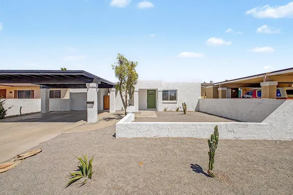 $1,950 | 4127 North 106th Avenue, Phoenix, AZ 85037
