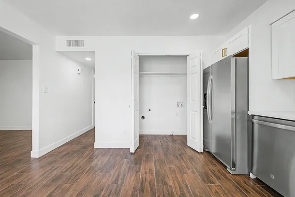 $1,950 | 4127 North 106th Avenue, Phoenix, AZ 85037