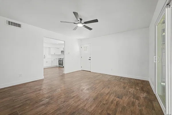 $1,950 | 4127 North 106th Avenue, Phoenix, AZ 85037