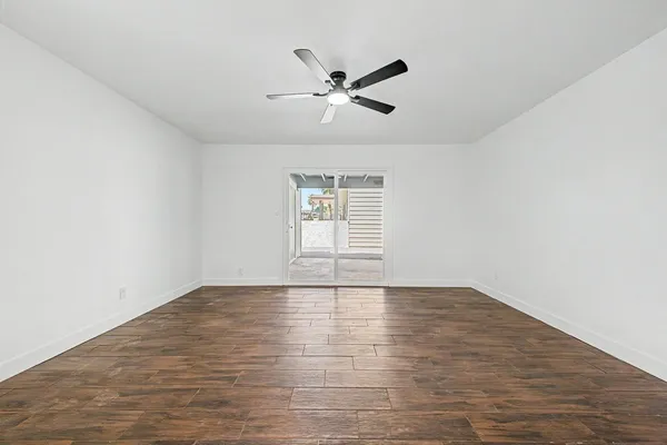 $1,950 | 4127 North 106th Avenue, Phoenix, AZ 85037