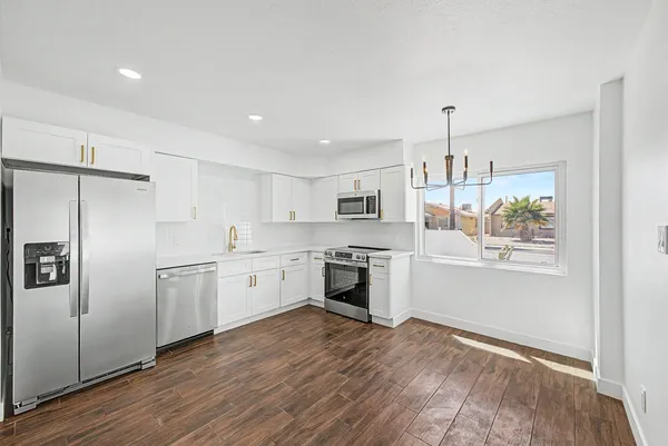 $1,950 | 4127 North 106th Avenue, Phoenix, AZ 85037