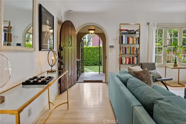 $7,450 | 708 Westbourne Drive, West Hollywood, CA 90069
