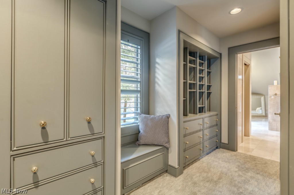 4460 Sherwin Road Willoughby, OH 44094 - Photo 16 of 25 DRESSING ROOM OFF MASTER BATHROOM