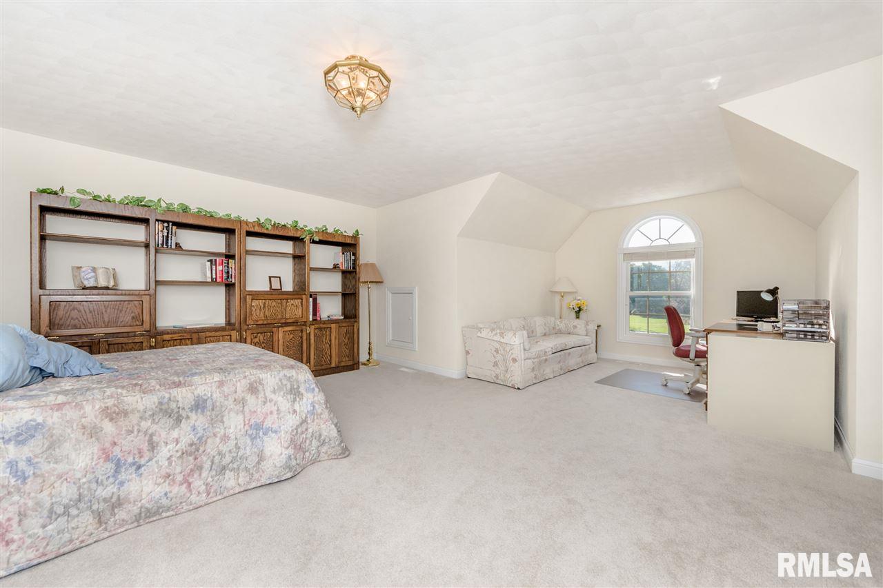 23370 Spring Creek Road Washington, IL 61571 - Photo 30 of 36 Gallery Image 30
