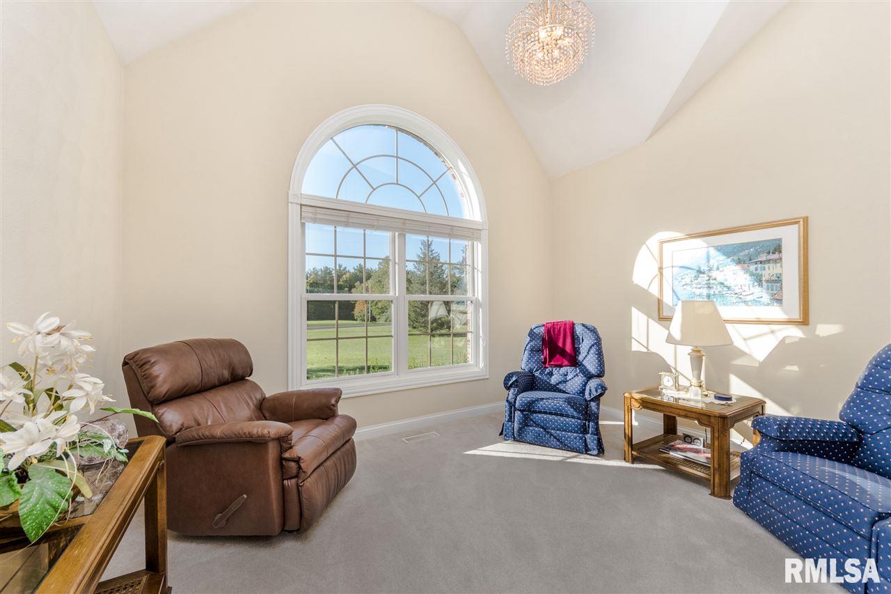23370 Spring Creek Road Washington, IL 61571 - Photo 7 of 36 Gallery Image 7