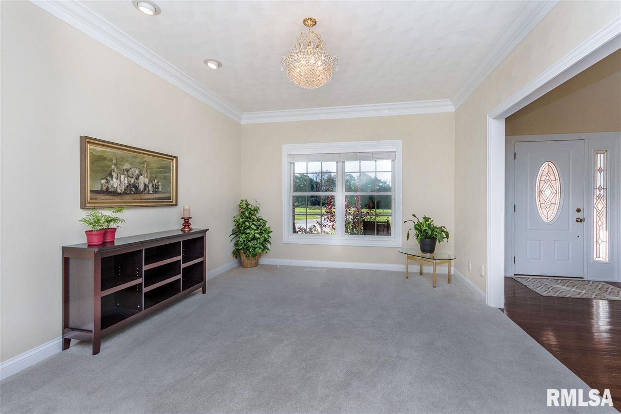 23370 Spring Creek Road Washington, IL 61571 - Photo 8 of 36 Gallery Image 8