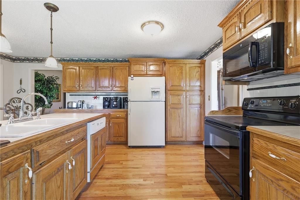 29585 Somerset Road Paola, KS 66071 - Photo 13 of 53