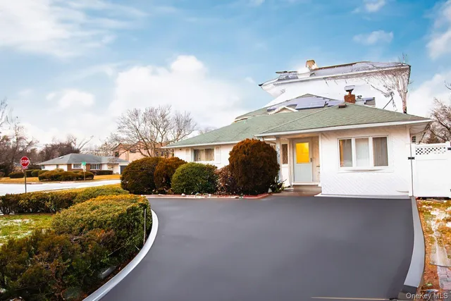 $875,000 | 1322 Barry Drive South, Valley Stream, NY 11580