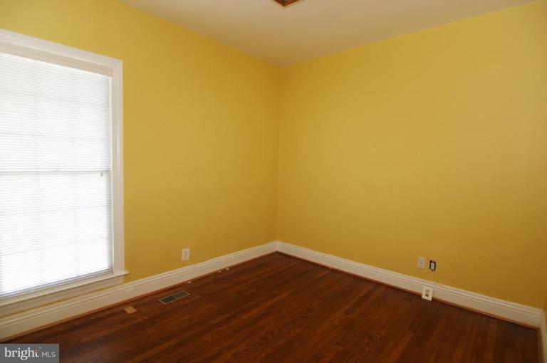 1542 Chain Bridge Road McLean, VA 22101 - Photo 8 of 22 Bedroom 3