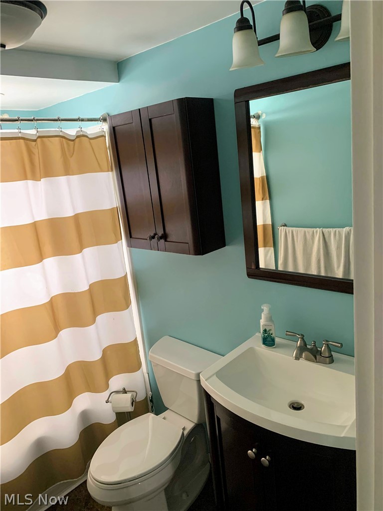 7840 Ackley Road Parma, OH 44129 - Photo 12 of 32 Bottom Unit bathroom