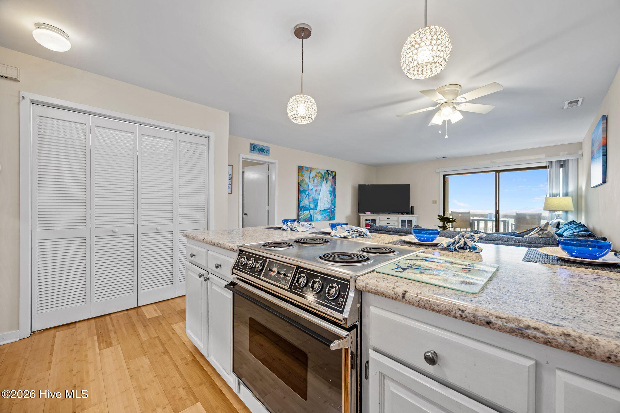 9100 Reed Drive, Unit 1108 Emerald Isle, NC 28594 - Photo 15 of 55 Kitchen