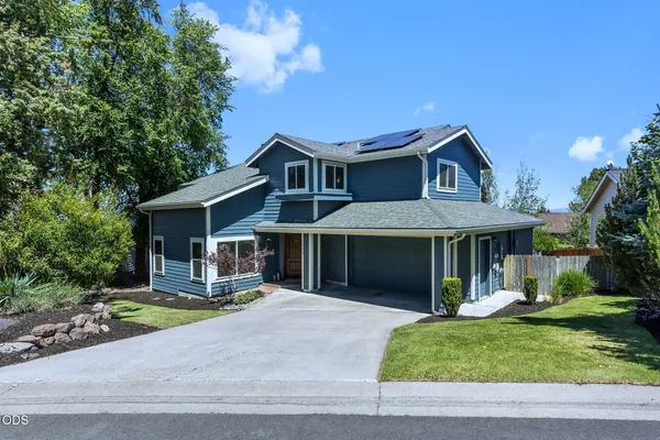 $535,000 | 2486 Southwest Valleyview Drive, Redmond, OR 97756