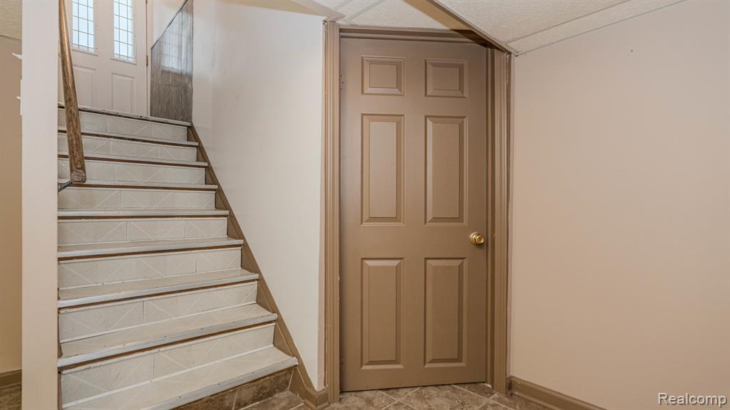 1295 Columbia Road Berkley, MI 48072 - Photo 34 of 53