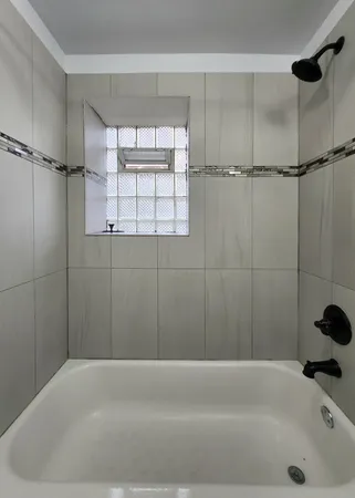 $1,795 | 1941 West 21st Place, Unit 1F, Chicago, IL 60608