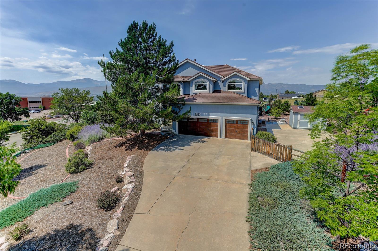 a house view with a outdoor space