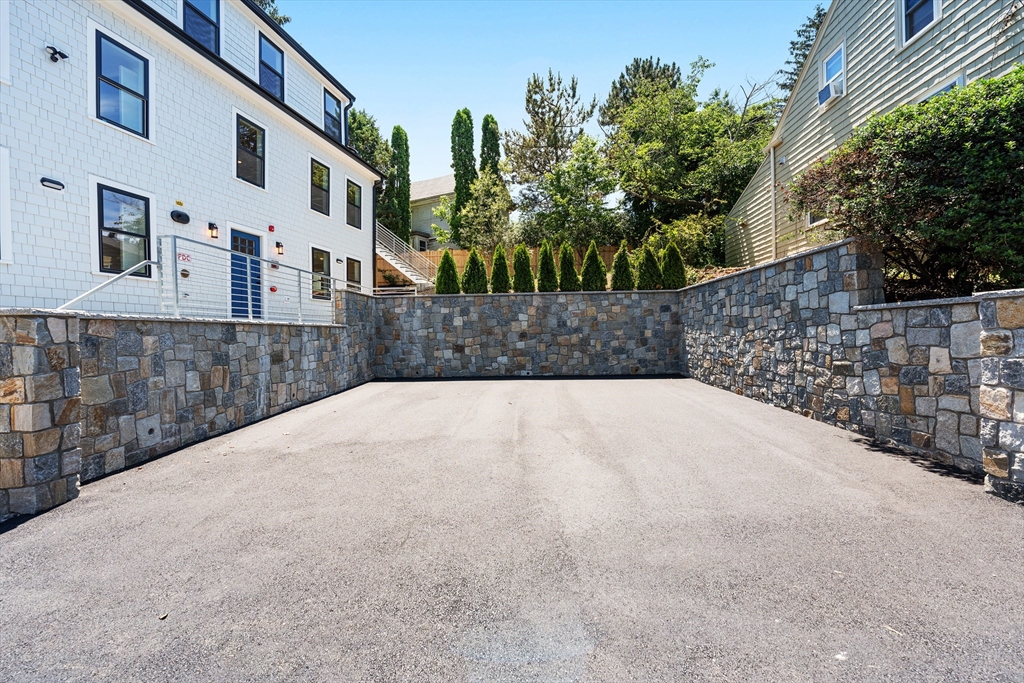 290 Washington Street, Unit 2 Marblehead, MA 01945 - Photo 21 of 25