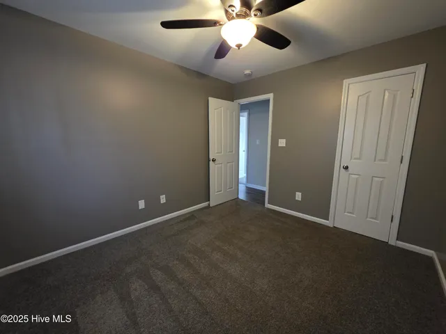 $1,600 | 105 Marina Leigh Drive, Hubert, NC 28539