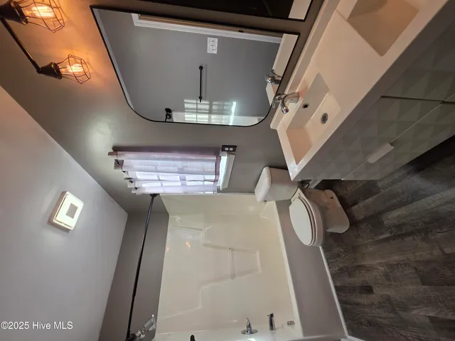 $1,600 | 105 Marina Leigh Drive, Hubert, NC 28539