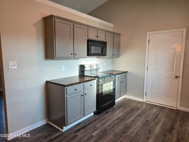 $1,600 | 105 Marina Leigh Drive, Hubert, NC 28539