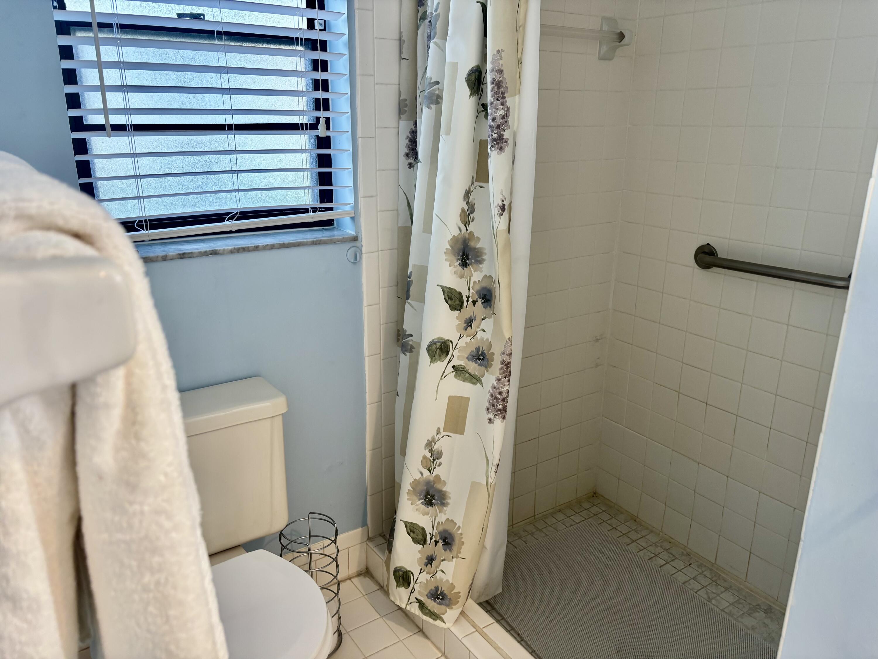 23345 Carolwood Lane, Unit 101 Boca Raton, FL 33428 - Photo 22 of 31 IMG_4556