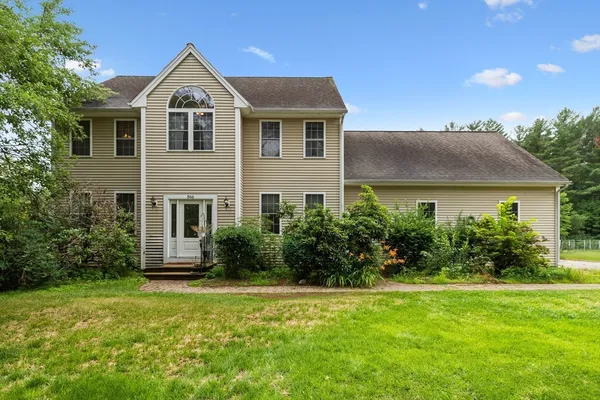 $699,900 | 566 Mendon Road, Sutton, MA 01590