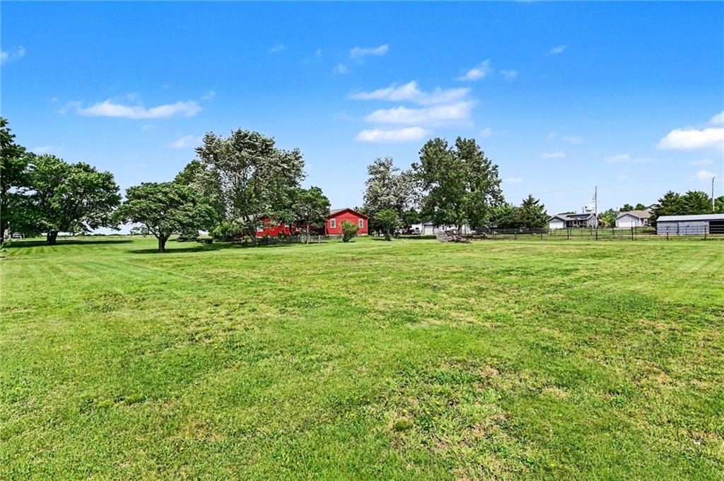 1301 West 8th Street Edgerton, KS 66021 - Photo 15 of 38