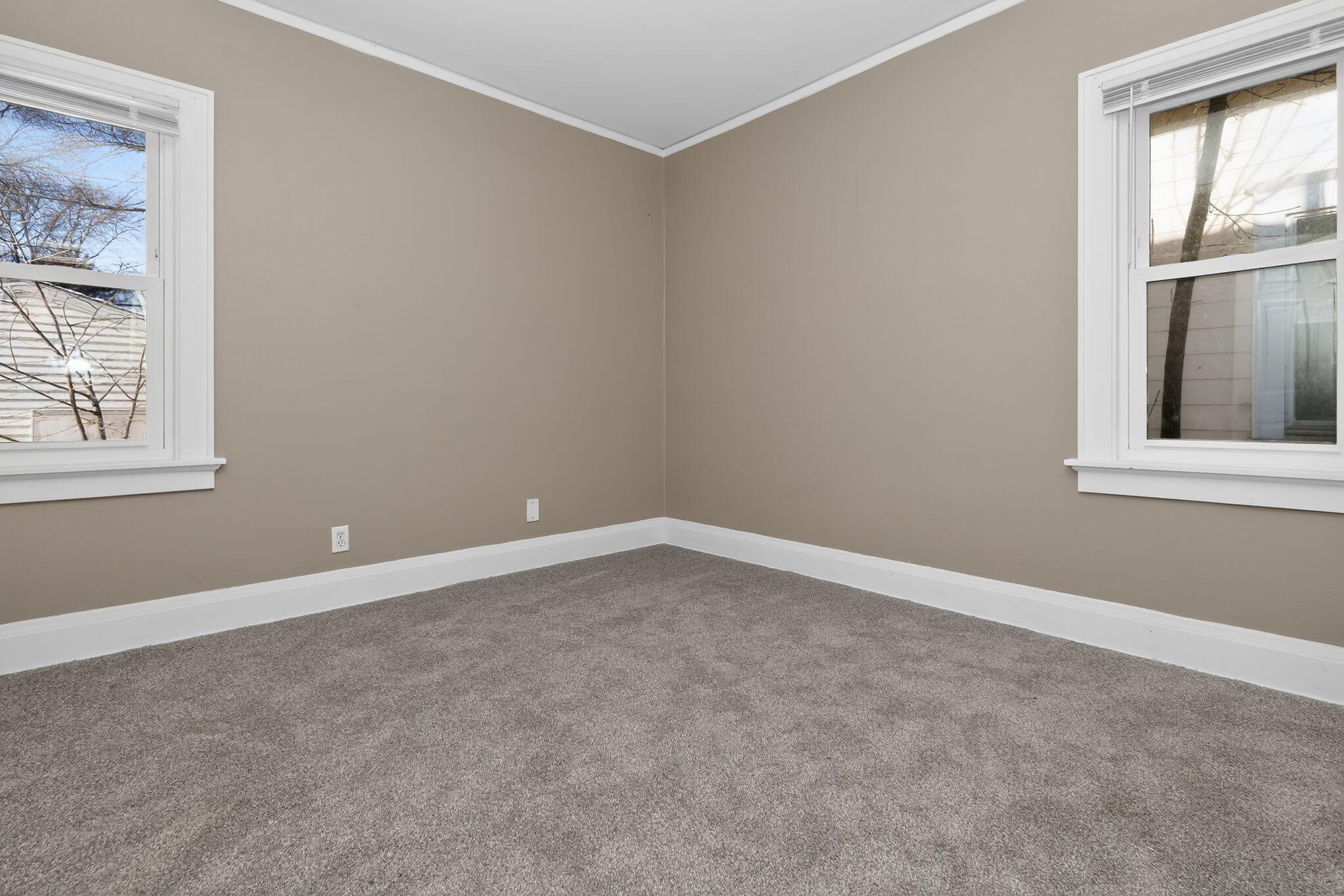 5331 North 37th Street Milwaukee, WI 53209 - Photo 15 of 35 08_5331_N_37th_St_Milwaukee_WI_53209-Liv