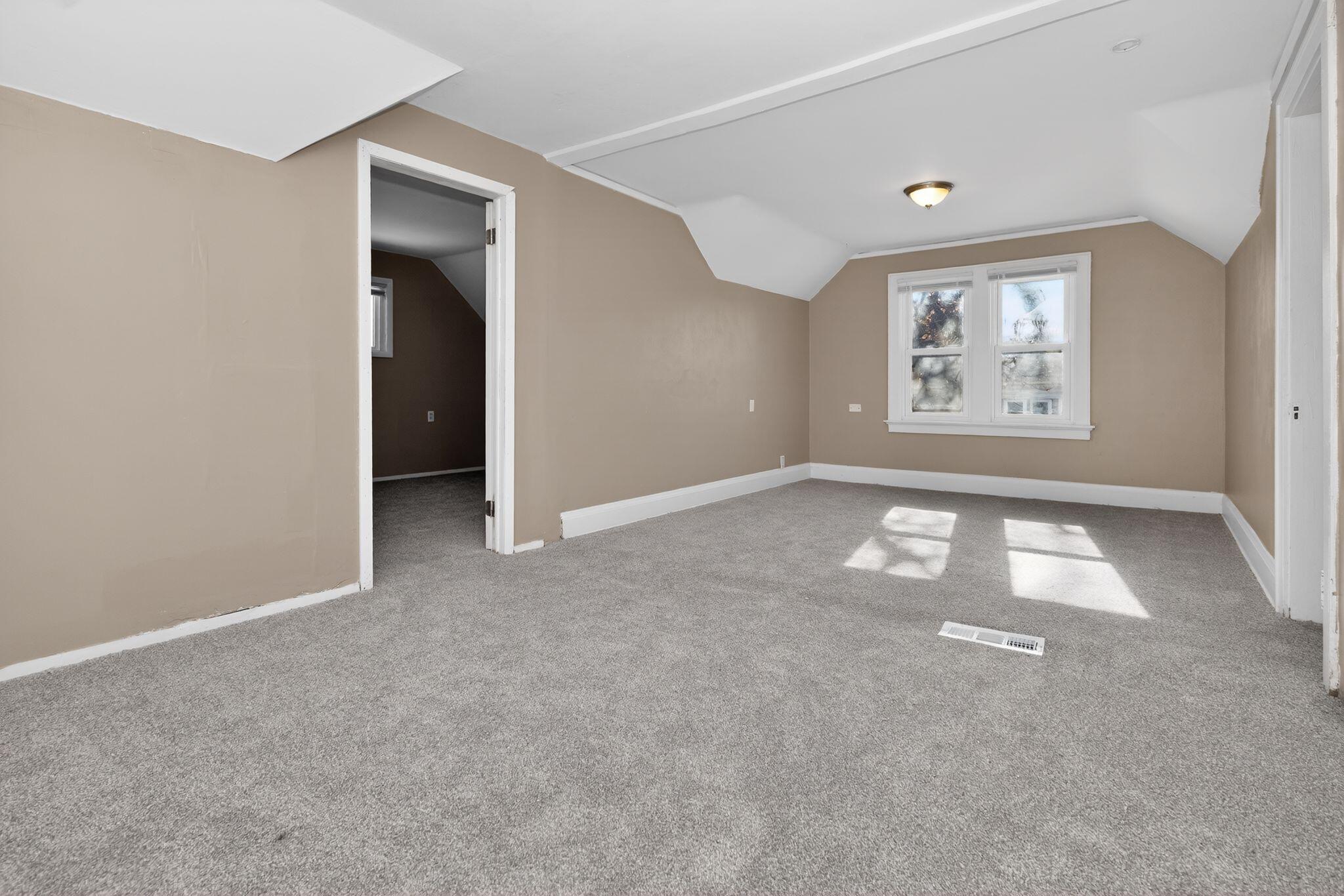 5331 North 37th Street Milwaukee, WI 53209 - Photo 21 of 35 21_5331_N_37th_St_Milwaukee_WI_53209-Oth