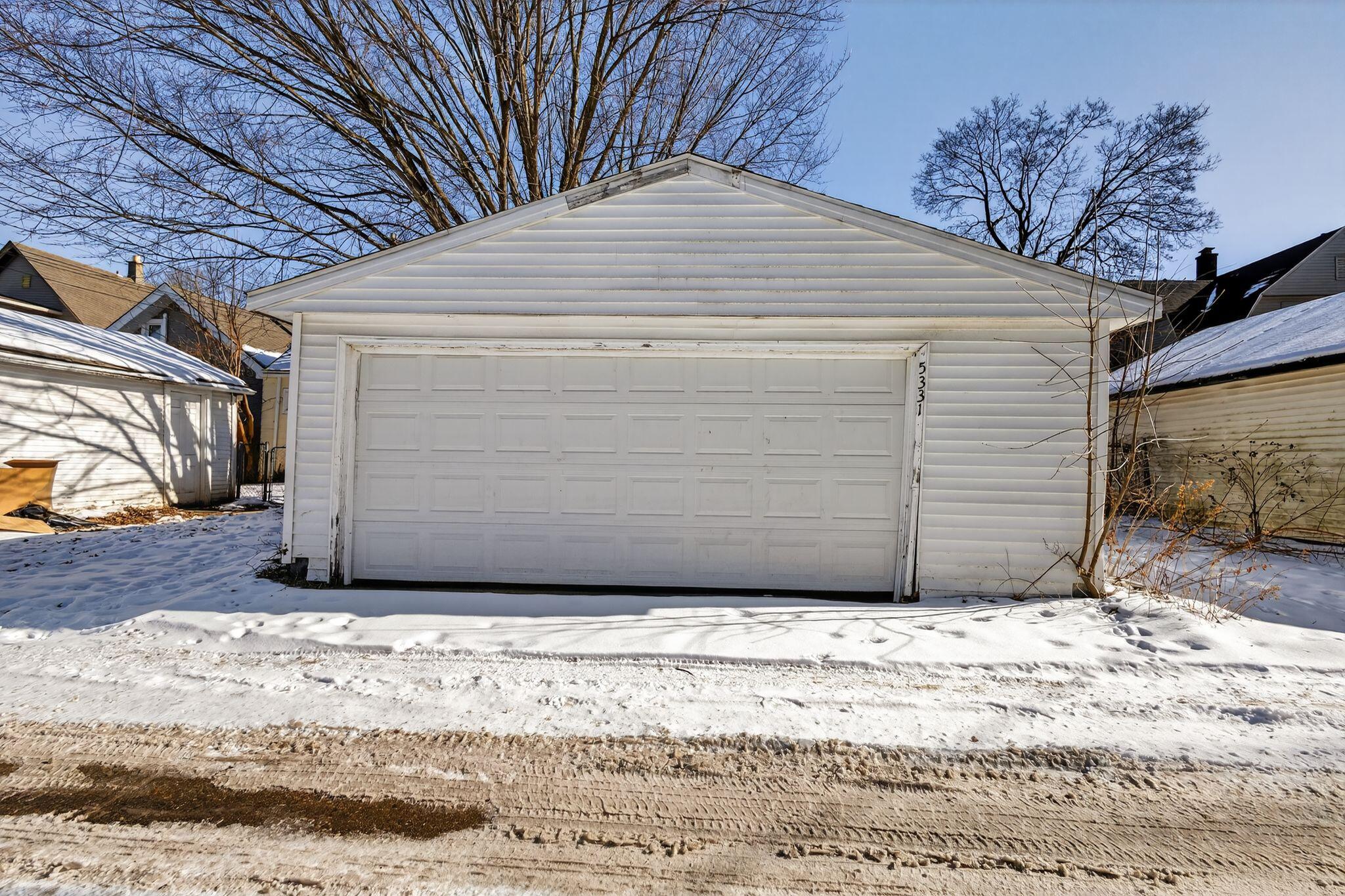 5331 North 37th Street Milwaukee, WI 53209 - Photo 30 of 35 03_5331_N_37th_St_Milwaukee_WI_53209-Ext