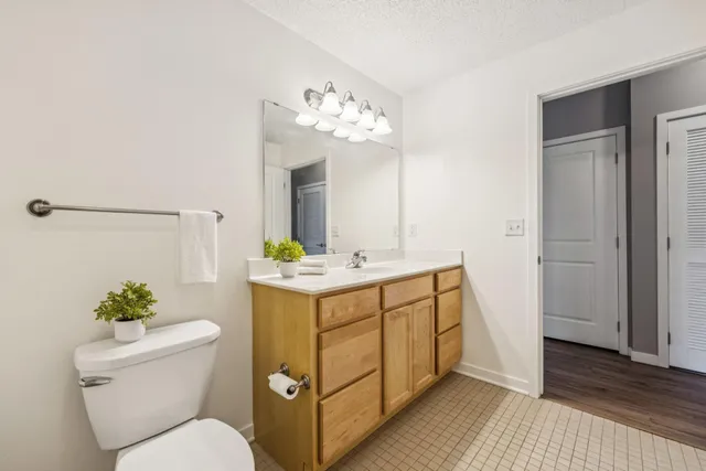 $284,900 | 619 Southeast 8th Street, Unit 208, Minneapolis, MN 55414