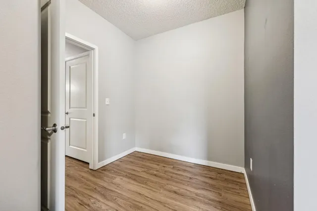 $284,900 | 619 Southeast 8th Street, Unit 208, Minneapolis, MN 55414