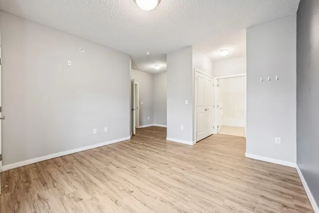 $284,900 | 619 Southeast 8th Street, Unit 208, Minneapolis, MN 55414