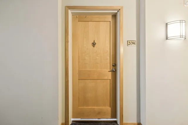 $284,900 | 619 Southeast 8th Street, Unit 208, Minneapolis, MN 55414