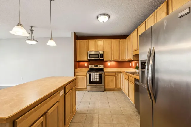 $284,900 | 619 Southeast 8th Street, Unit 208, Minneapolis, MN 55414