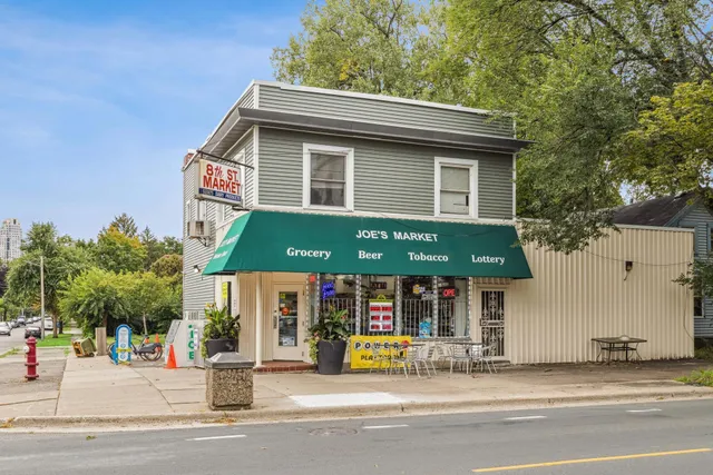 $284,900 | 619 Southeast 8th Street, Unit 208, Minneapolis, MN 55414