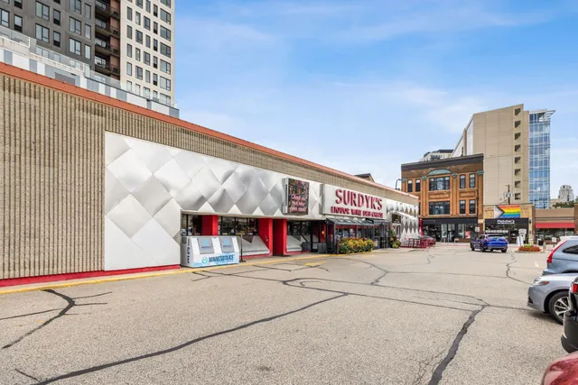 $284,900 | 619 Southeast 8th Street, Unit 208, Minneapolis, MN 55414