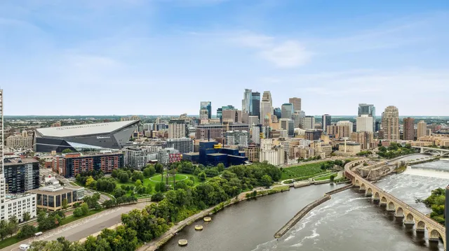 $284,900 | 619 Southeast 8th Street, Unit 208, Minneapolis, MN 55414