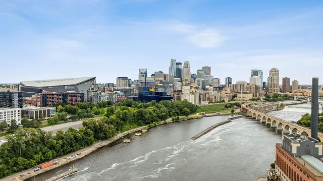 $284,900 | 619 Southeast 8th Street, Unit 208, Minneapolis, MN 55414