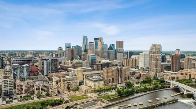 $284,900 | 619 Southeast 8th Street, Unit 208, Minneapolis, MN 55414