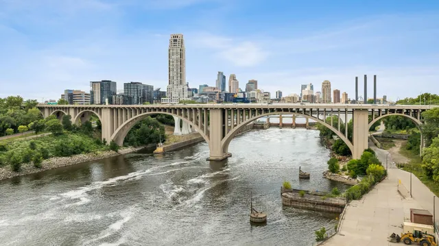 $284,900 | 619 Southeast 8th Street, Unit 208, Minneapolis, MN 55414