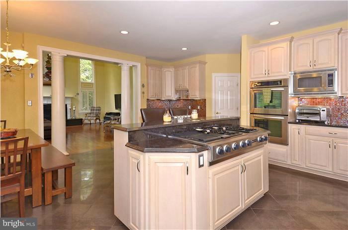 7735 Greentree Road Bethesda, MD 20817 - Photo 11 of 30 Kitchen