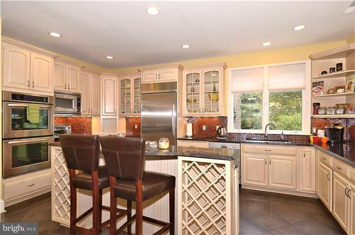 7735 Greentree Road Bethesda, MD 20817 - Photo 13 of 30 Kitchen