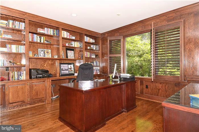 7735 Greentree Road Bethesda, MD 20817 - Photo 15 of 30 Library