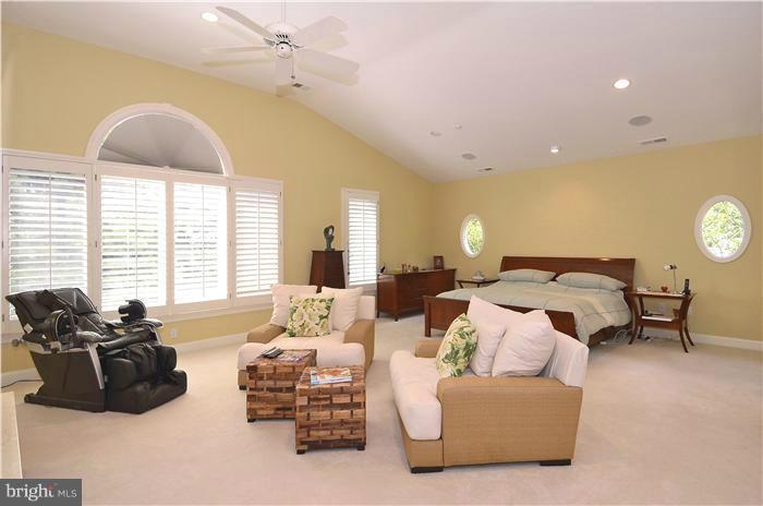 7735 Greentree Road Bethesda, MD 20817 - Photo 17 of 30 Bedroom (Master)