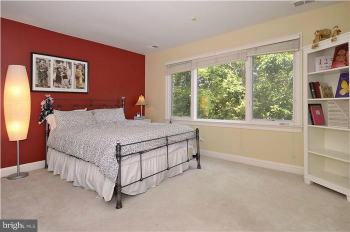 7735 Greentree Road Bethesda, MD 20817 - Photo 21 of 30 Bedroom 2
