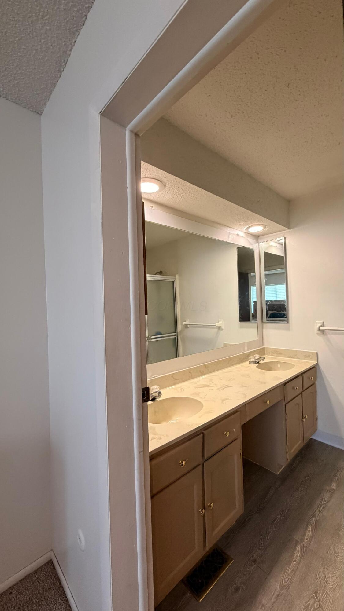 1373 South Waggoner Road, Unit 66 Reynoldsburg, OH 43068 - Photo 11 of 25 Master bedroom bathroom