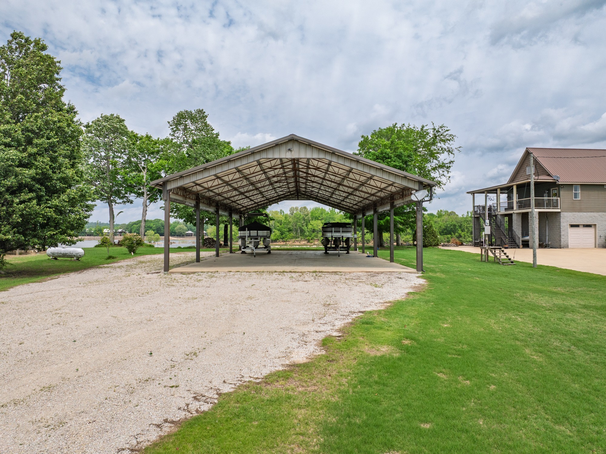 1885 Col James Hardin Road Clifton, TN 38425 - Photo 6 of 83 Gallery Image 6
